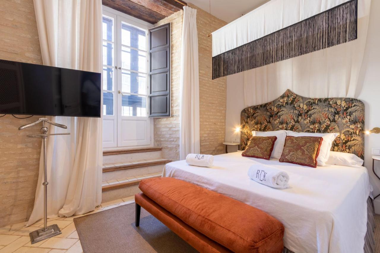 Real Casa De La Moneda Deluxe Apartments Seville Room photo